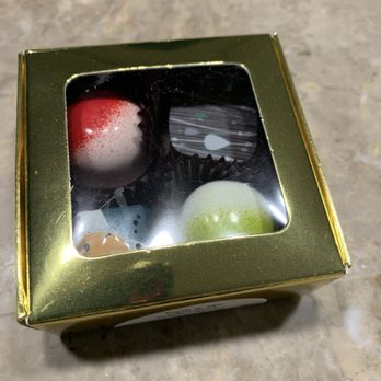 Earth & Sky Chocolates - Bottom left, clockwise: Vanilla Praline, [], Jasmine, Creme Brulee - Chocolatiers & Shops Near Me - Calistoga, California