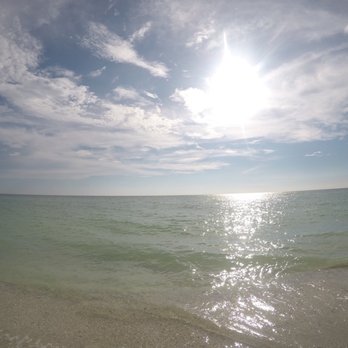 Anna Maria Island Beach - Beautiful water - Beaches Near Me - Holmes Beach, Florida Anna Maria Island Beach - Beautiful water - Beaches Near Me - Holmes Beach, Florida
