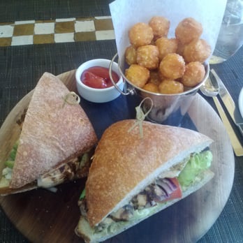 Prado - Chicken sandwich at lunch - Spanish Near Me - Paradise Valley, Arizona Prado - Chicken sandwich at lunch - Spanish Near Me - Paradise Valley, Arizona