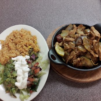 Texas Grill - Lunch Chicken Fajitas with a side of Rice, Lettuce Pico de Gallo, Gacamole, Sour Cream and Tortillas - Mexican Near Me - Jasper, Georgia Texas Grill - Lunch Chicken Fajitas with a side of Rice, Lettuce Pico de Gallo, Gacamole, Sour Cream and Tortillas - Mexican Near Me - Jasper, Georgia