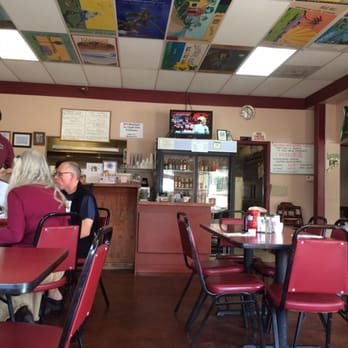 Los Robles Cafe - And inside view - Mexican Near Me - Paso Robles, California