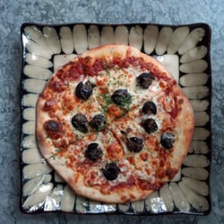 Pizza St-Viateur Monkland - #3 Bagnara pizza. Tomato sauce, mozza, garlic and snails. Yummay!
