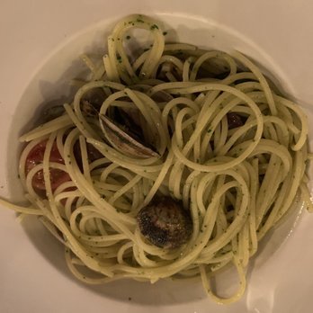 L'Enoteca - Linguine Vongole (21€) - Wine Bars Near Me - Paris, 75 L'Enoteca - Linguine Vongole (21€) - Wine Bars Near Me - Paris, 75