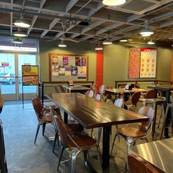 MOD Pizza - Dinning area