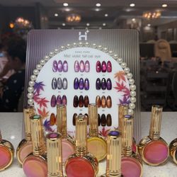 Polish Avenue Mani Pedi