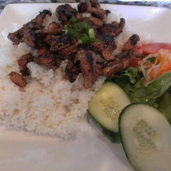 Phở Whittier - Grilled chicken plate - Vietnamese Near Me - Whittier, California Phở Whittier - Grilled chicken plate - Vietnamese Near Me - Whittier, California
