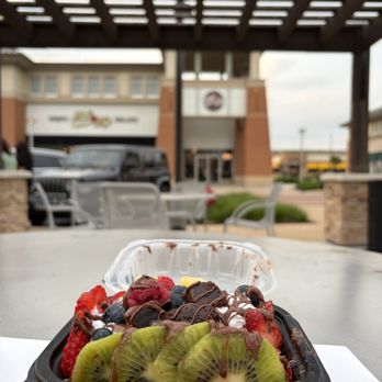 Melt n Dip - Desserts Near Me - Geneva, Illinois Melt n Dip - Desserts Near Me - Geneva, Illinois
