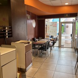 McDonald's - McDonald's - seating area