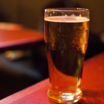 St. Louis Bar & Grill - $5 after 9PM Drinks - Sports Bars Near Me - Toronto, Ontario