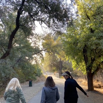 Bannister Park - Walking group on a fine morning - Parks Near Me - Fair Oaks, California