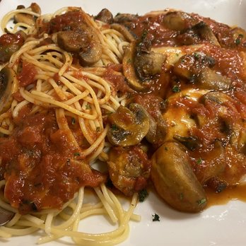 Enzo's - Chicken with fresh mushrooms - Italian Near Me - Sunrise, Florida