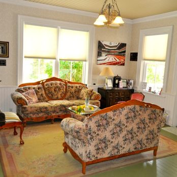 The Iron Gate Inn - Front living room - Bed & Breakfast Near Me - Cedar City, Utah The Iron Gate Inn - Front living room - Bed & Breakfast Near Me - Cedar City, Utah