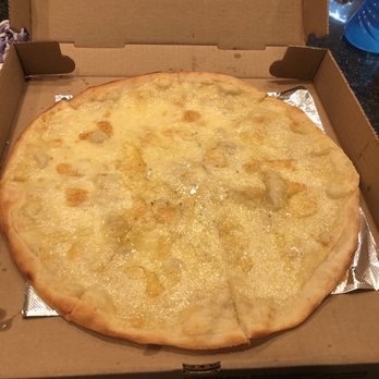 Il Porto Restaurant - White pizza with fontina cheese. Wish they cut it the old way. Like Pines of Rome. - Italian Near Me - Gaithersburg, Maryland Il Porto Restaurant - White pizza with fontina cheese. Wish they cut it the old way. Like Pines of Rome. - Italian Near Me - Gaithersburg, Maryland