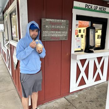 Moo Thru - Cinnamon Ice Cream - Ice Cream & Frozen Yogurt Near Me - Remington, Virginia