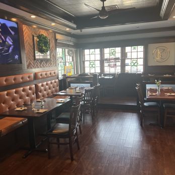 Katie's Cottage - Inside dining - Irish Near Me - Yonkers, New York Katie's Cottage - Inside dining - Irish Near Me - Yonkers, New York