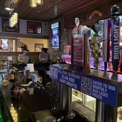 Boomerang Bar & Grill - Bar area