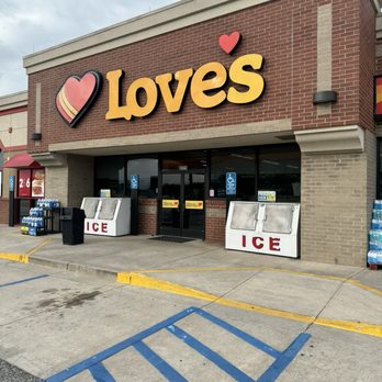 Love's Travel Stop - Convenience Stores Near Me - Ozark, Alabama Love's Travel Stop - Convenience Stores Near Me - Ozark, Alabama