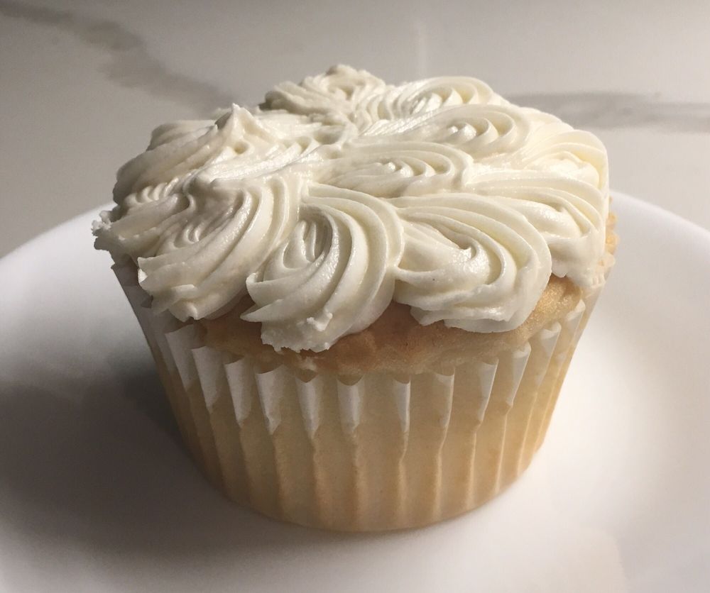 FLUELLEN CUPCAKES CLOSED 11 Photos & 15 Reviews 12300 Inwood Rd