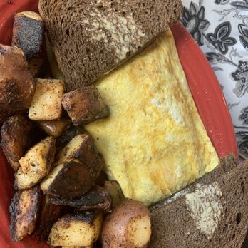 Red’s Kitchen + Tavern - Portuguese Omelet - American Near Me - Seabrook, New Hampshire