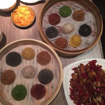 樂天皇朝 - Rainbow dumplings with schezuan crispy chicken - Shanghainese Near Me - Hong Kong, HK