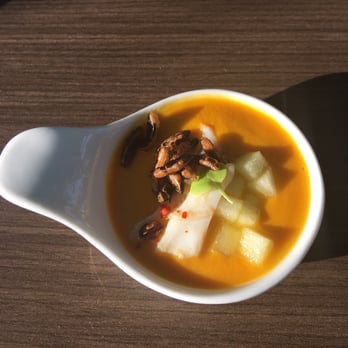 Solbar - Ginger-Carrot soup with apples and blue crab (5 stars) - they should add to the menu! - New American Near Me - Calistoga, California Solbar - Ginger-Carrot soup with apples and blue crab (5 stars) - they should add to the menu! - New American Near Me - Calistoga, California