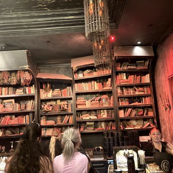 Gideon's Bakehouse - Bakeries Near Me - Lake Buena Vista, Florida