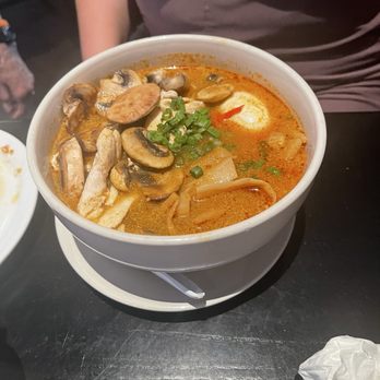 Sen Thai Asian Bistro - Tom Yum Ramen Shrimp - Japanese Near Me - St Louis, Missouri