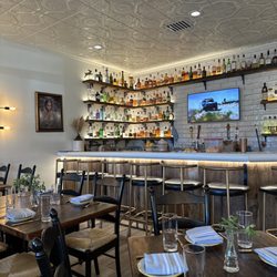 Hominy Southern Kitchen - Bar area