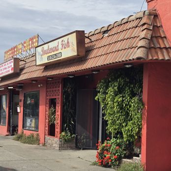 Boulevard Fish & Barbeque - Front entrance - Seafood Near Me - Richmond, California Boulevard Fish & Barbeque - Front entrance - Seafood Near Me - Richmond, California