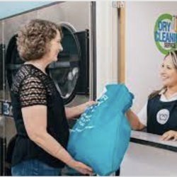 Lavandería Perla - Wash and fold laundry service .  Laundromat ( LAVANDERIA PERLA )  !!  Wash & fold Droop and pick up service.