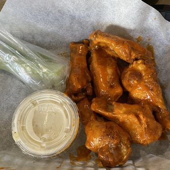 Barro's Pizza - Mild Buffalo Wings -- 6 pc - Pizza Near Me - Maricopa, Arizona