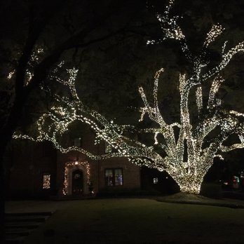 River Oaks Christmas Lights - Holiday Decorating Services Near Me