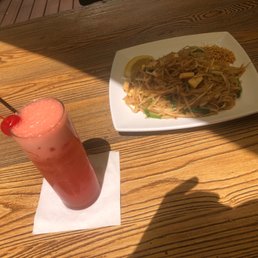 Singapore Sling And Pad Thai