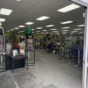 Goodwill Store - Thrift Stores Near Me - Coralville, Iowa