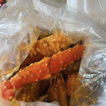 Lemon Crab - King crab head on shrimp and clams bag - Seafood Near Me - Hayward, California Lemon Crab - King crab head on shrimp and clams bag - Seafood Near Me - Hayward, California