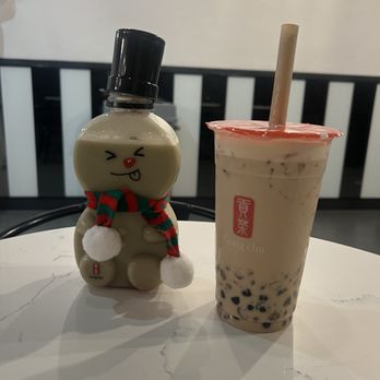 Gong Cha - Strawberry matcha & Panda Milk Tea - Coffee & Tea Near Me - Los Angeles, California