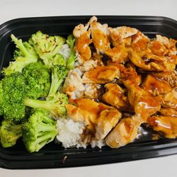 Cecil's Famous Burgers - Teriyaki chicken platter