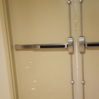 Quality Inn & Suites - Doors lock other side dirty horrible hotel - Hotels Near Me - Ruther Glen, Virginia