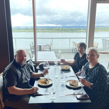 Willamette Valley Vineyards - Vancouver Waterfront - brunch at the waterfront - Wine Tasting Room Near Me - Vancouver, Washington Willamette Valley Vineyards - Vancouver Waterfront - brunch at the waterfront - Wine Tasting Room Near Me - Vancouver, Washington
