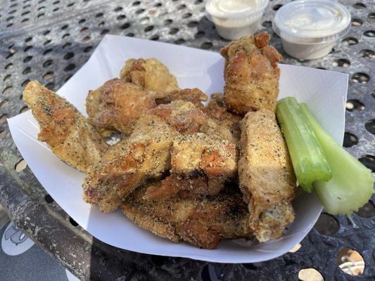 Bill's Burgers Wings & Things by null