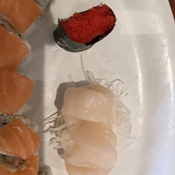 Koji - Scallop sashimi and tobiko nigiri - Sushi Bars Near Me - Northville, Michigan