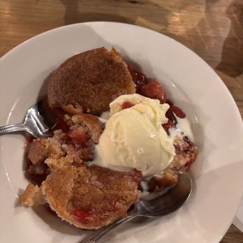 Puckett's Restaurant - Cherry Cobbler - Southern Near Me - Hendersonville, Tennessee Puckett's Restaurant - Cherry Cobbler - Southern Near Me - Hendersonville, Tennessee