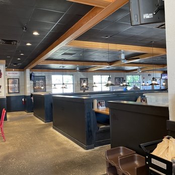Sonny's BBQ - Dining room - Barbeque Near Me - Lakeland, Florida Sonny's BBQ - Dining room - Barbeque Near Me - Lakeland, Florida