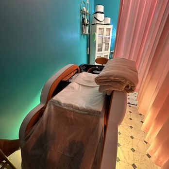 Dana Head Spa - Love the massage chairs! - Skin Care Near Me - Seattle, Washington Dana Head Spa - Love the massage chairs! - Skin Care Near Me - Seattle, Washington