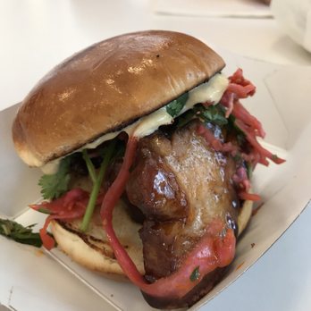 Heirloom - Pork belly sandwich - Food Trucks Near Me Heirloom - Pork belly sandwich - Food Trucks Near Me