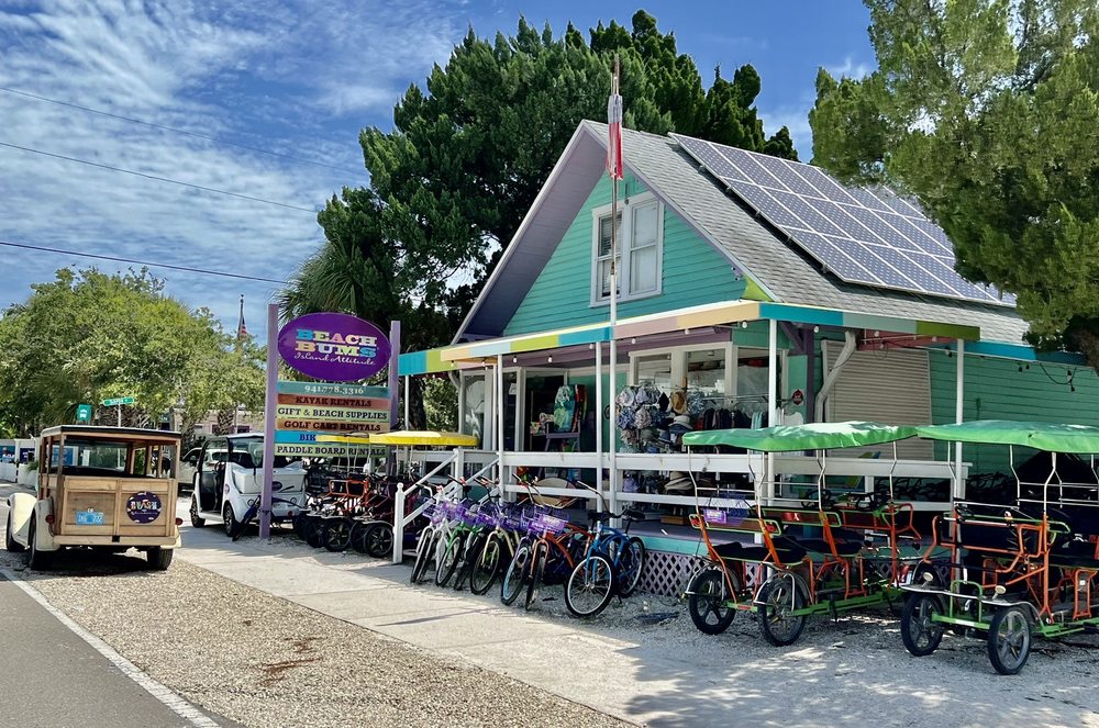 BEACH BUMS with 59 Reviews & 40 Photos - 427 Pine Ave, Anna Maria