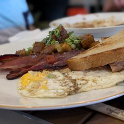 Dauphine’s - Traditional breakfast