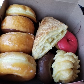 Ronald's Donuts - Mixed variety, chocolate glazed, regular glazed, apple turned over, chocolate chocolate, crueller, raspberry filled. - Donuts Near Me - Las Vegas, Nevada
