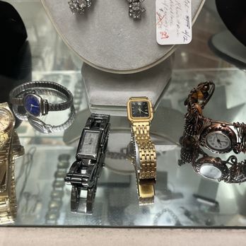 Main Street Antiques - Jewelry - Antiques Near Me - Cayucos, California