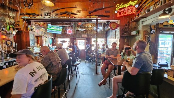 Manci's Antique Club by null